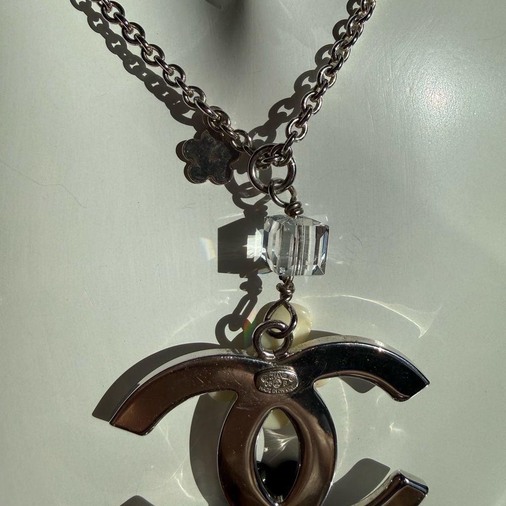 CHANEL Silver and Black Pendant Necklace - Picture 5 of 9